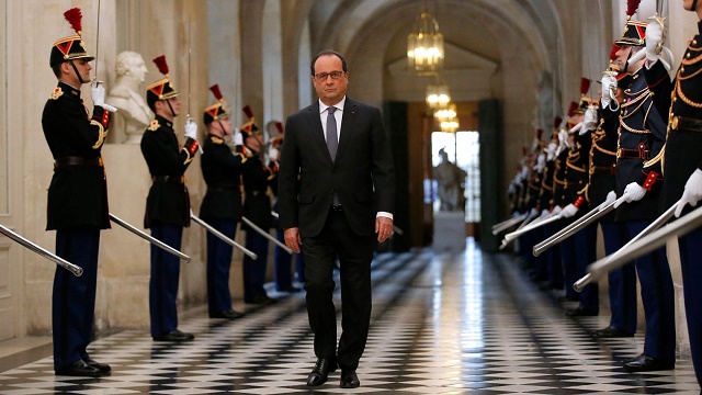 François Hollande arrive à Versailles où il va s'adresser au Parlement réuni en cCongrès le 16 novembre 2015